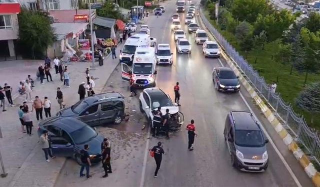 Van Edremit'te zincirleme trafik kazası!