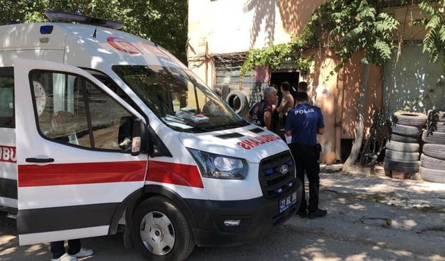 Uyuyor zannettikleri adamın öldüğü ortaya çıktı
