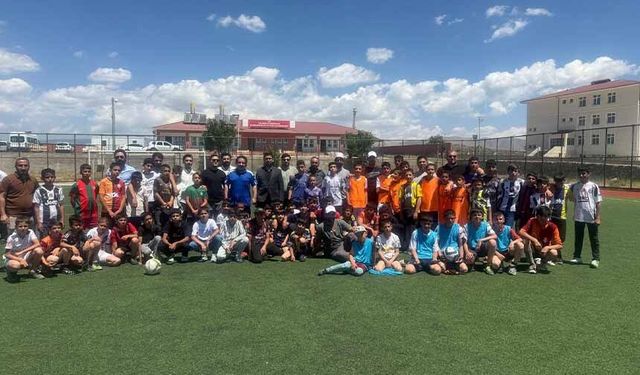 Van’da yaz Kur’an kursu öğrencileri futbol turnuvasında buluştu