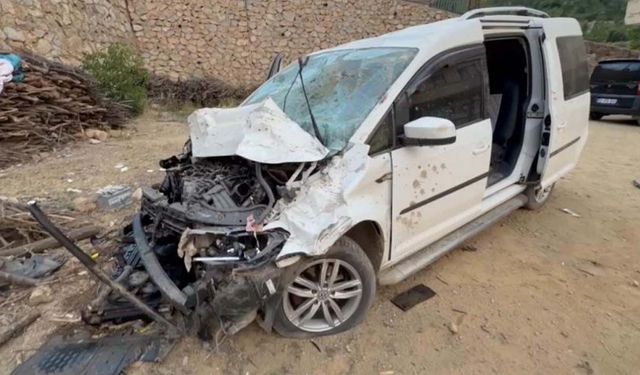 Hakkari'de trafik kazası: 3 yaralı