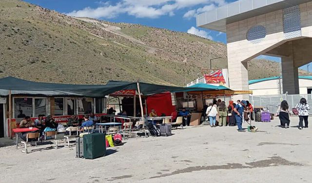 Kapıköy Sınır Kapısı'nda sorunlar bitmiyor: Vatandaş tepkili