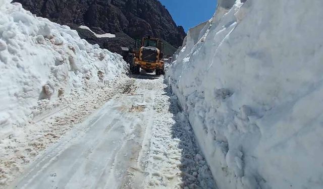 Temmuz ayında kar tünelleri: 2 aylık çalışmada sona gelindi