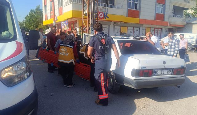 Van'da Zeve Caddesi'nde trafik kazası