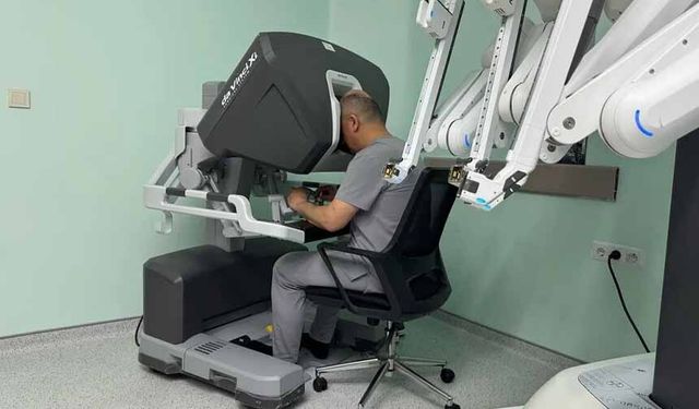 Uyku apnesi robotik cerrahiyle tedavi ediliyor