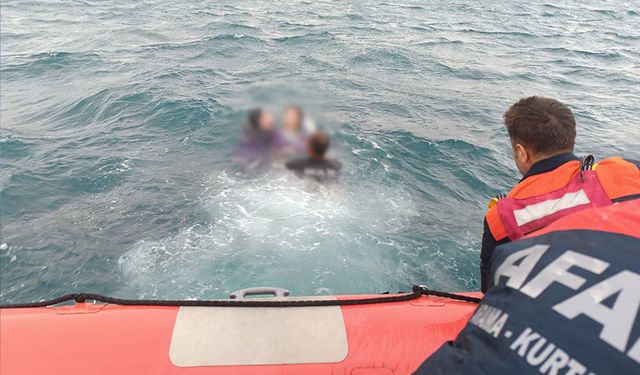 Van Gölü’nde mahsur kalan 3 kişiden biri hayatını kaybetti