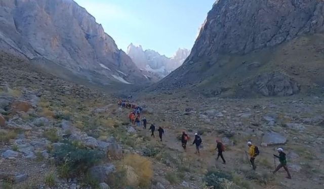 Hakkari'nin zorlu zirvelerinde hayati tatbikat