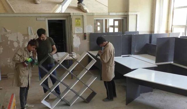 Öğrenciler tatilde de üretim yapıyor