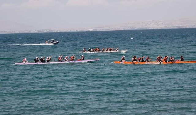 Van'da düzenlenen 12. Su Sporları Festivali sona erdi