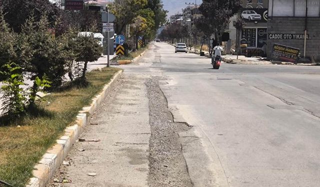 Van'da bitmeyen yol çilesi: Ağır ilerleyen çalışmalar tepki çekiyor