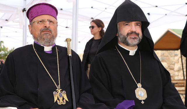 Tarihi Akdamar Kilisesi'nde 14'üncü ayin başladı