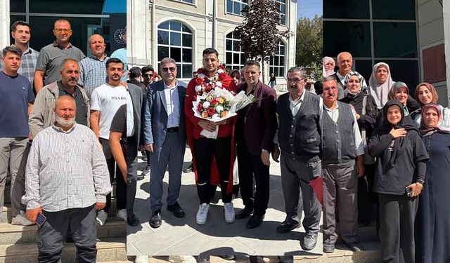Vanlı Dünya şampiyonu davul zurnayla karşılandı