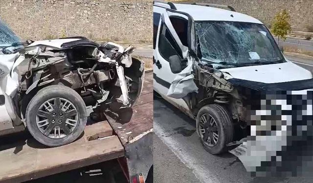 Yüksekova’da kamyonet tıra çarptı: 1 yaralı