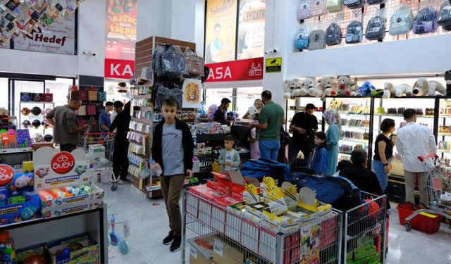 Van’da velilerin okul telaşı kırtasiyelere yansıdı
