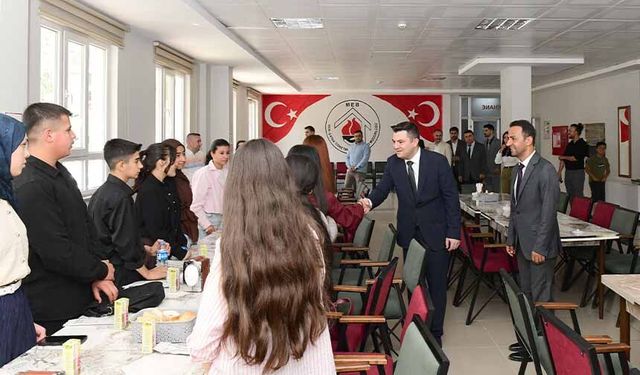 Çatak’ta dereceye giren öğrenciler ödüllendirildi