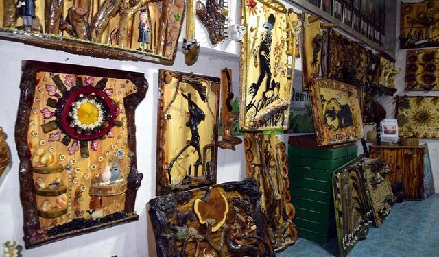 Van'da 35 yıldır topladığı atıkları sanat eserine dönüştürüyor