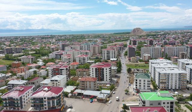 Van tek noktaya sıkıştı!