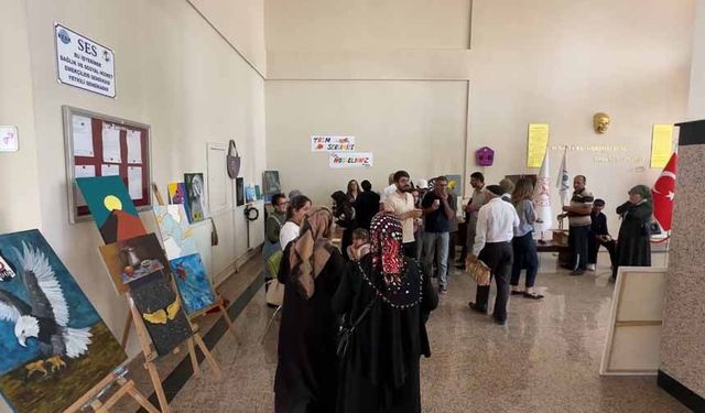 Yüksekova'da hastaların yaptığı ürünler ilgi gördü