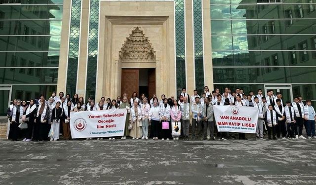 Van Merkez Anadolu İmam Hatip Lisesinden dev çıkartma: 100 Kişilik Kadro Teknofest Yolunda!