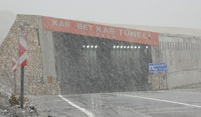 Bahçesaray'ın kış çilesi başladı!