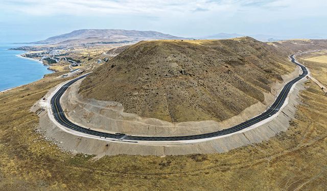 Van Gölü Sahil Yolu’nda çalışmalar devam ediyor