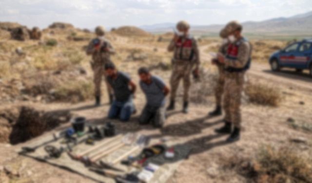 Van'da sit alanında kaçak kazı yapan 2 şüpheli yakalandı