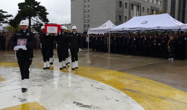 Van'da şehit düşen polis memuru için uğurlama töreni düzenlendi