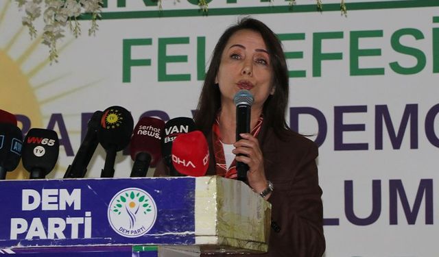 Tülay Hatimoğulları Van'da konuştu