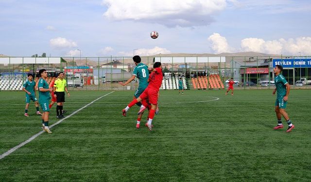 Vanspor U19 namağlup unvanını korudu