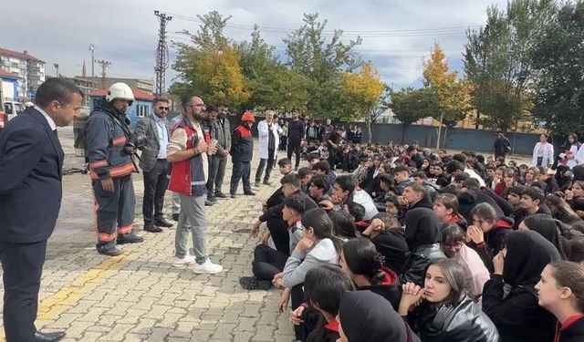 Yüksekova’da nefes kesen yangın tatbikatı