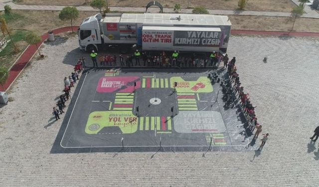 'Mobil Trafik Eğitim Tırı' Van'da