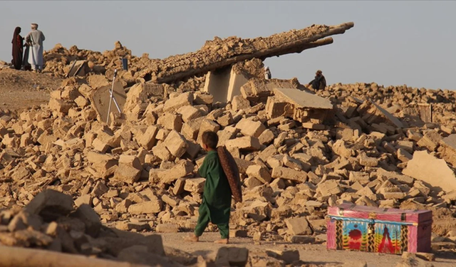 Afganistan'da 6.3 büyüklüğünde deprem