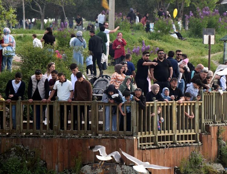 İnci kefali göçünü bayramda tam 40 bin kişi izledi!