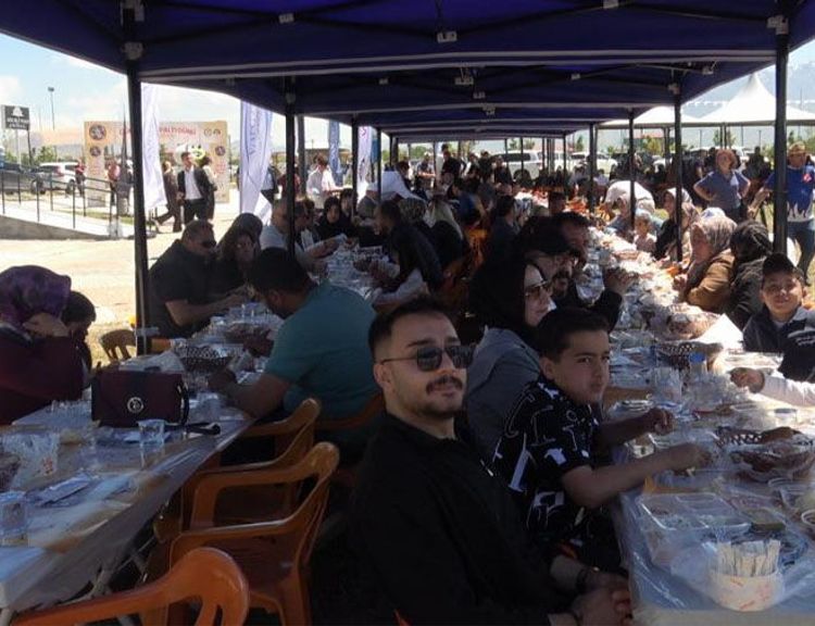 Van'da 'Dünya Kahvaltı Günü' renkli görüntülerle kutlandı