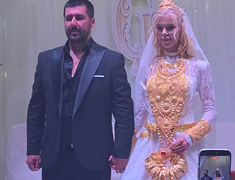 Van’da görüntüleri sonrası soruşturma açılan düğünde takılan altınlar odunluktan çıktı