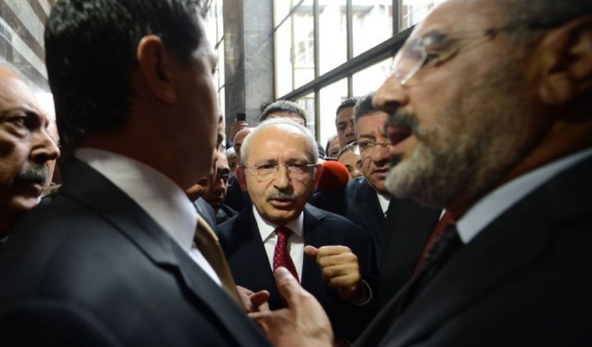 Kemal Kılıçdaroğlu'na yumruklu saldırı