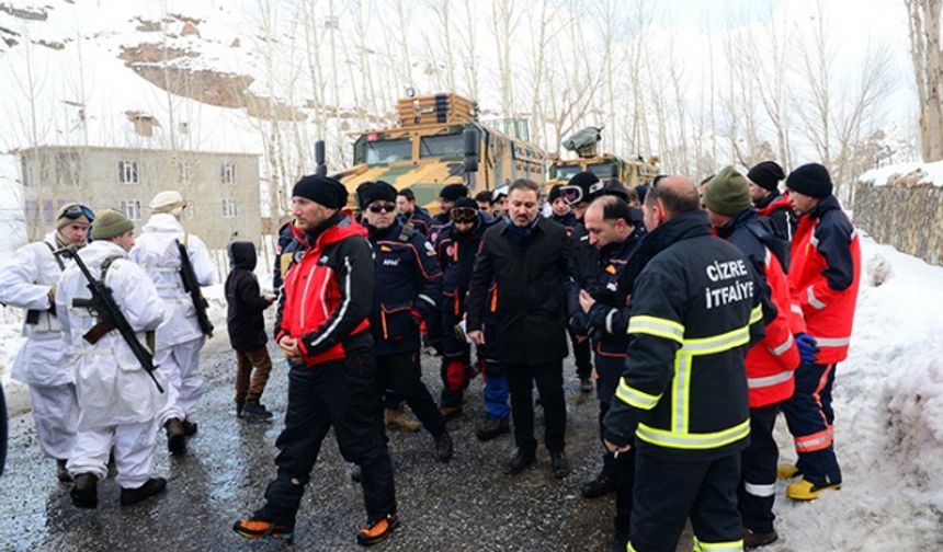 Van'daki arama çalışmalarına ara verildi