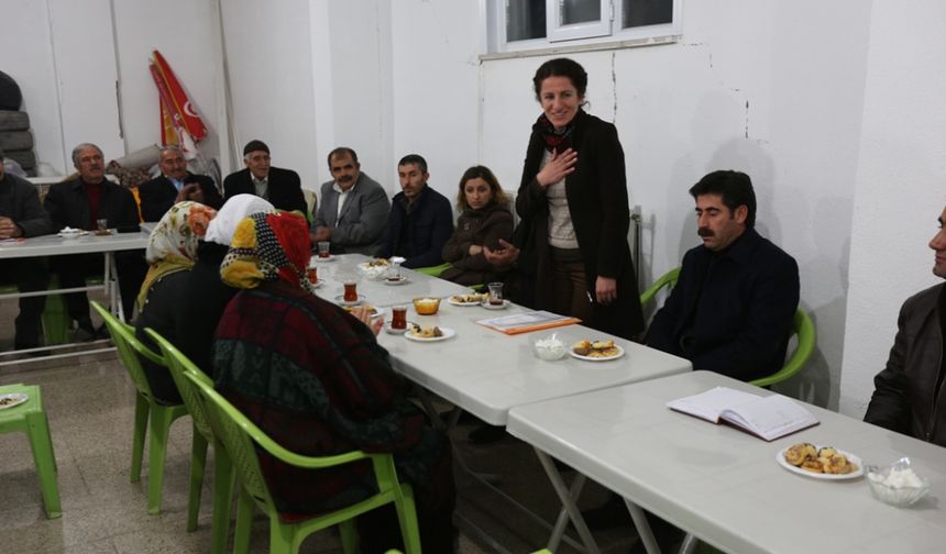 Başkan Kaya Edremit'te halk toplantılarına katıldı