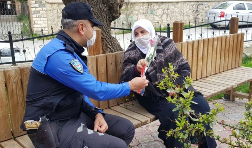 Van Polisinden Anneler Günü Kutlaması