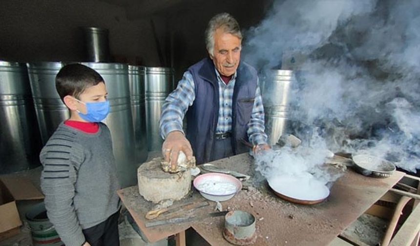 Van'da mesleğinin son temsilcisi: Sulhattin Usta