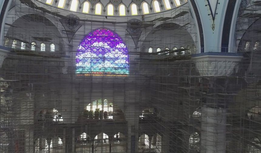 Çamlıca Camii'nin içi ilk kez drone ile görüntülendi