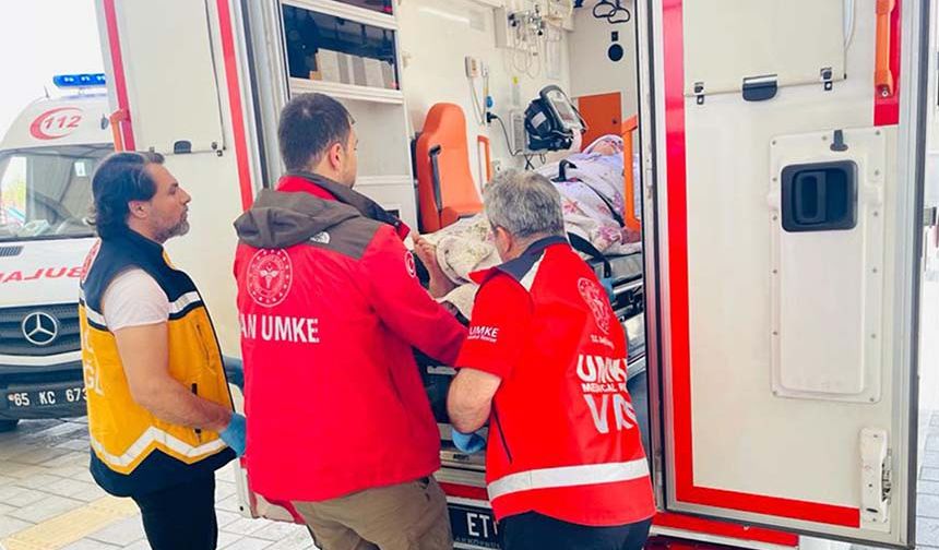 Vanlı hastanın imdadına özel donanımlı ambulans yetişti