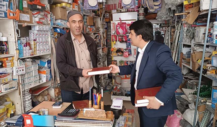 Erdoğan'a destek için Türkiye turuna çıkan Özavcı, Van'a ulaştı
