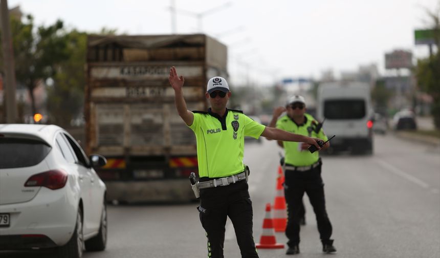 Yeni yıl denetimlerinde 5 bin 494 sürücüye işlem yapıldı