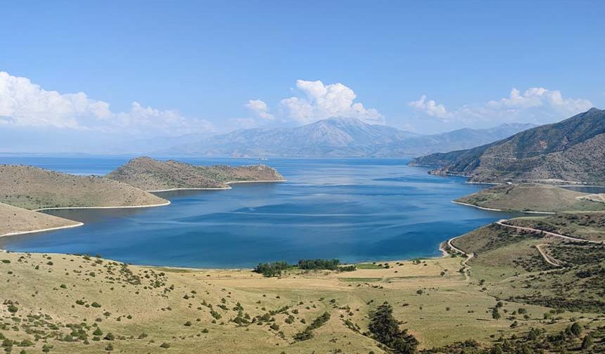 Van Gölü’nün saklı koyları ziyaretçilerini mest ediyor