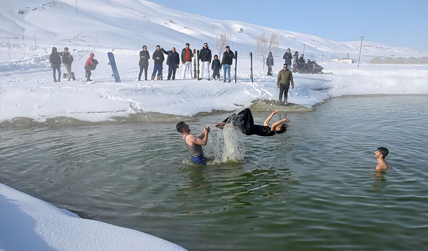 Van'da kayak ve termal havuz keyfi bir arada