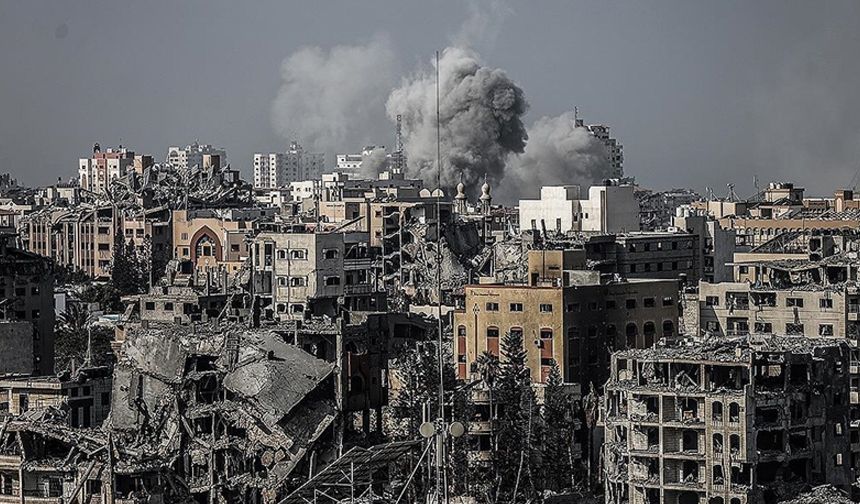 İsrail, Gazze'de evlere saldırdı