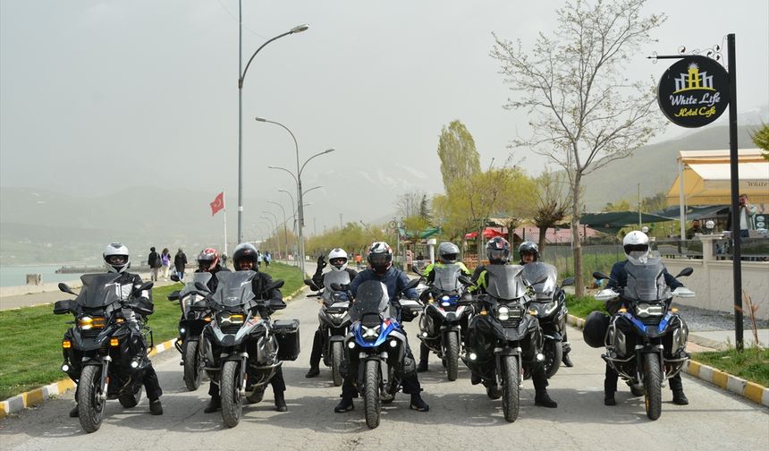 Antalya'dan yola çıkan motosiklet tutkunları Van'a geliyor