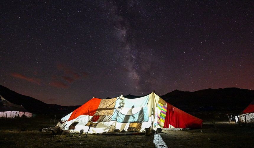 Karabet Geçidi'ne çadır kuran besicilere her gece yıldızlar eşlik ediyor