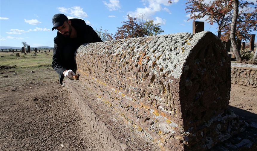 Selçuklu Meydan Mezarlığı'nda 91 mezar kayıt altına alındı