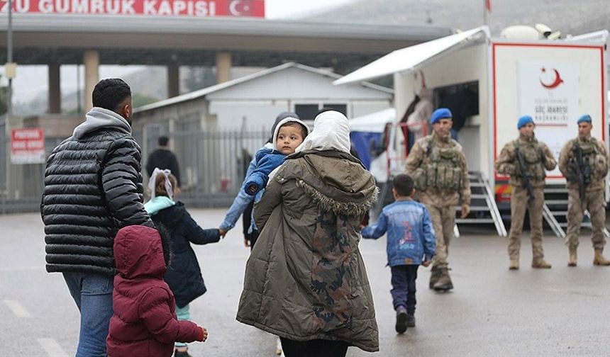 Suriyelilerin ülkelerine dönüşü sürüyor